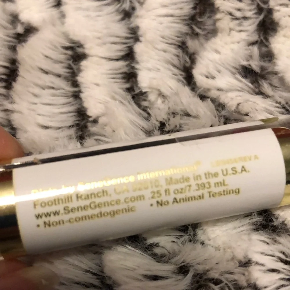 Lipsense Ooops Remover - Picture 2 of 5